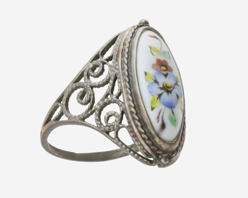 Ring texture as scanned by Micro II. Photo via Artec 3D.