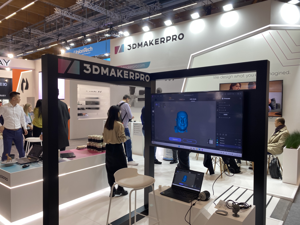 3DMakerpro's booth at Formnext 2023. Photo by 3D Printing Industry.